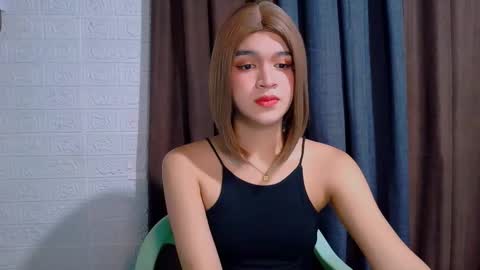 Snapshot of lux_white chatting on 03/12/26, 01:06 queen lux online show from 03/12/26, 01:06