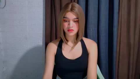 Snapshot of lux_white chatting on 03/16/26, 06:45 queen lux online show from 03/16/26, 06:45