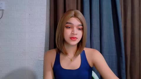 Snapshot of lux_white chatting on 03/20/26, 05:01 queen lux online show from 03/20/26, 05:01