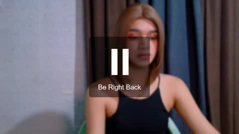 Snapshot of lux_white chatting on 03/30/26, 04:35 queen lux online show from 03/30/26, 04:35