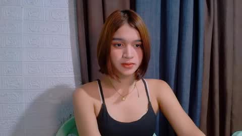 Snapshot of lux_white chatting on 04/23/26, 09:50 queen lux online show from 04/23/26, 09:50