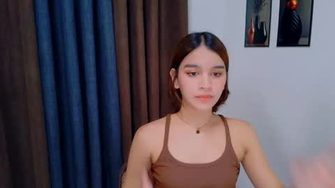 Snapshot of lux_white chatting on 06/18/26, 06:01 queen lux online show from 06/18/26, 06:01