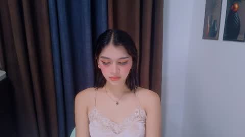Snapshot of lux_white chatting on 08/08/26, 11:12 queen lux online show from 08/08/26, 11:12
