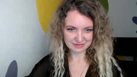 Snapshot of luxdonna chatting on 07/07/26, 12:42 Donna online show from 07/07/26, 12:42