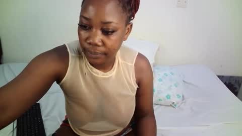 Snapshot of luxe_mami chatting on 05/20/26, 02:07 LINA online show from 05/20/26, 02:07