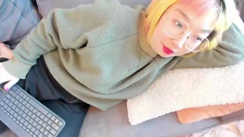 Snapshot of luxgray chatting on 12/03/24, 07:22 LuxGray online show from 12/03/24, 07:22