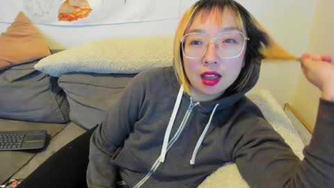 Snapshot of luxgray chatting on 02/12/25, 03:51 LuxGray online show from 02/12/25, 03:51