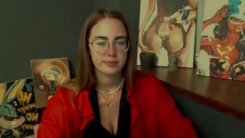 Snapshot of luxie_queen chatting on 06/12/26, 01:54 Katie online show from 06/12/26, 01:54