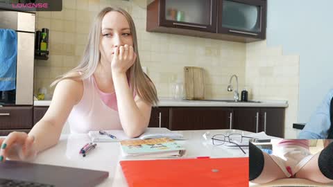 Snapshot of luxmur chatting on 12/09/24, 08:44 Becky and Andy online show from 12/09/24, 08:44