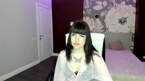 Snapshot of luxsiren chatting on 03/06/26, 08:27 LuxSiren online show from 03/06/26, 08:27