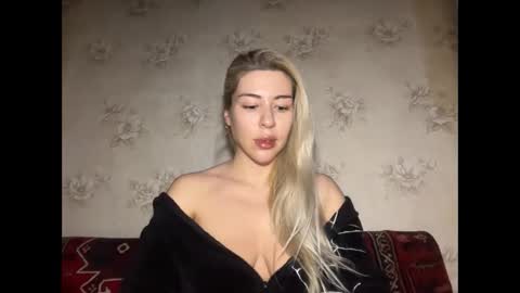 LuxSonyaStar online show from 12/20/25, 12:45