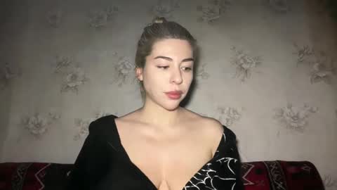 Snapshot of luxsonyastar chatting on 02/02/26, 01:21 LuxSonyaStar online show from 02/02/26, 01:21