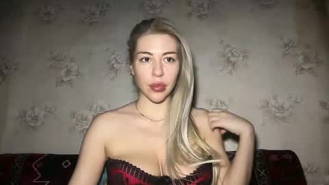 Snapshot of luxsonyastar chatting on 02/09/26, 01:15 LuxSonyaStar online show from 02/09/26, 01:15