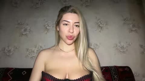 Snapshot of luxsonyastar chatting on 03/11/26, 09:54 LuxSonyaStar online show from 03/11/26, 09:54