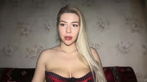 Snapshot of luxsonyastar chatting on 03/12/26, 08:15 LuxSonyaStar online show from 03/12/26, 08:15