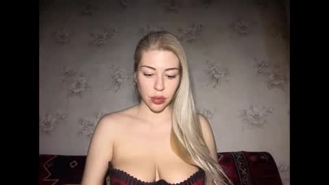 Snapshot of luxsonyastar chatting on 03/15/26, 01:06 LuxSonyaStar online show from 03/15/26, 01:06