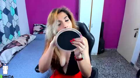 Vanessa ---  online show from 10/12/25, 09:47