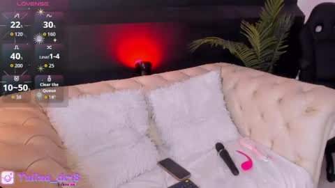 Snapshot of luxury_woman_ chatting on 03/19/26, 05:55 online show from 03/19/26, 05:55