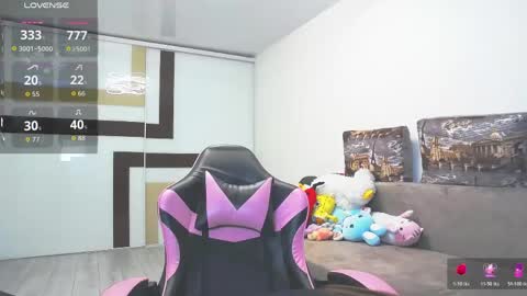 Snapshot of luxuryalma18 chatting on 05/18/26, 07:31 Alma online show from 05/18/26, 07:31