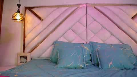 Snapshot of luxurycoupl chatting on 11/17/25, 03:23 Lesly And Arnold online show from 11/17/25, 03:23