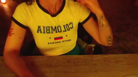 Snapshot of luxurydivine chatting on 06/18/26, 01:50 Liss online show from 06/18/26, 01:50