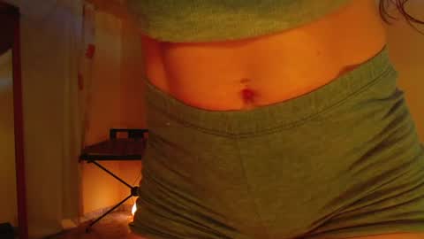 Snapshot of luxurydivine chatting on 07/06/26, 01:41 Liss online show from 07/06/26, 01:41