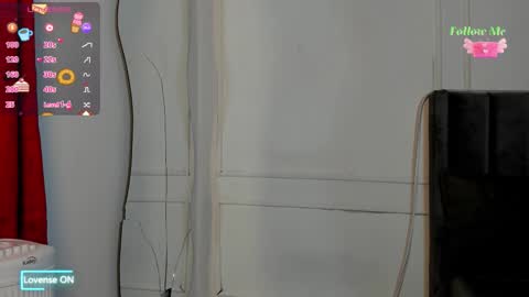 Snapshot of luxuryheaven chatting on 11/08/25, 03:29 Tommy and Polly online show from 11/08/25, 03:29