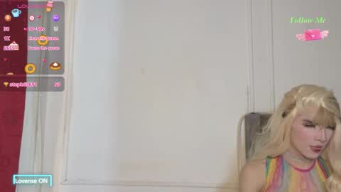 Snapshot of luxuryheaven chatting on 11/10/25, 03:38 Tommy and Polly online show from 11/10/25, 03:38