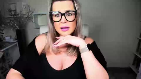 Diana online show from 12/14/24, 01:49