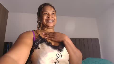 Snapshot of luxy_benet chatting on 06/16/26, 11:57 Big Benet online show from 06/16/26, 11:57