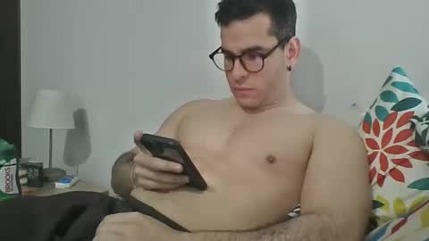 Snapshot of luzardol chatting on 10/25/25, 03:40 luzardol online show from 10/25/25, 03:40