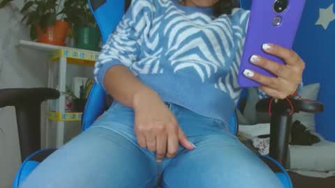 Snapshot of luzzy_cam chatting on 12/15/24, 12:07 luzzy I hope your visit and that we manage to get very hot online show from 12/15/24, 12:07