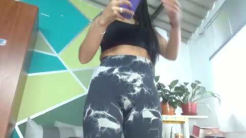 Snapshot of luzzy_cam chatting on 03/02/25, 09:01 luzzy I hope your visit and that we manage to get very hot online show from 03/02/25, 09:01