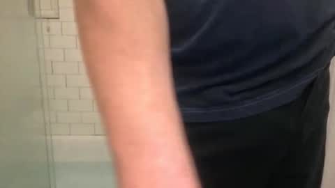 lvguynextdoor440656 online show from 11/05/25, 10:43