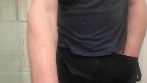 lvguynextdoor440656 online show from 12/19/25, 11:45