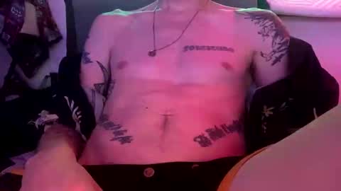 Snapshot of lwooda chatting on 10/25/25, 11:07 lwooda online show from 10/25/25, 11:07