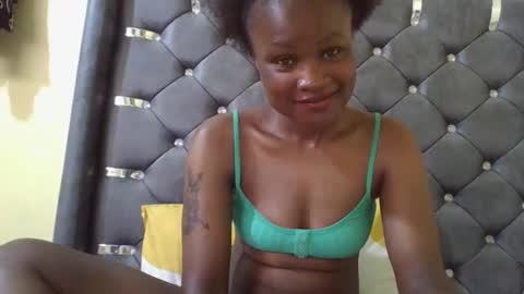 Snapshot of ly1084491 chatting on 05/05/26, 12:24 ly1084491 online show from 05/05/26, 12:24