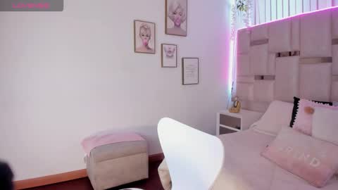 lya_brown online show from 12/01/25, 12:21