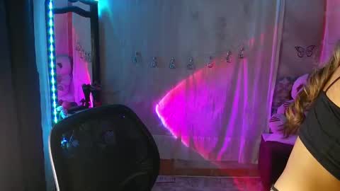 Snapshot of lya_ch chatting on 10/24/25, 11:23 Call me Lia online show from 10/24/25, 11:23