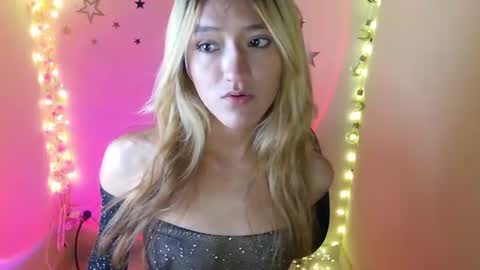 Snapshot of lya_ch chatting on 06/19/26, 10:57 Call me Lia online show from 06/19/26, 10:57