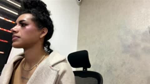 Snapshot of lyadumont chatting on 04/11/26, 07:51 LYA online show from 04/11/26, 07:51