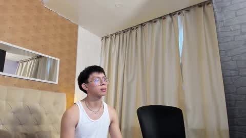 Lyan online show from 10/15/25, 07:36