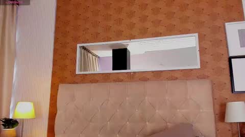 Lyan online show from 12/20/25, 07:10