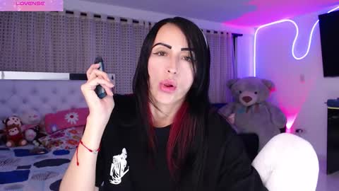 Snapshot of lyann_ chatting on 10/05/25, 02:43 Lyann  online show from 10/05/25, 02:43