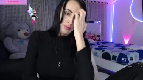 Snapshot of lyann_ chatting on 11/25/25, 01:38 Lyann online show from 11/25/25, 01:38