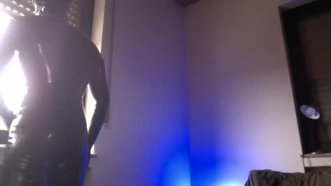 Snapshot of lycas30 chatting on 10/12/25, 12:04 lycas30 online show from 10/12/25, 12:04