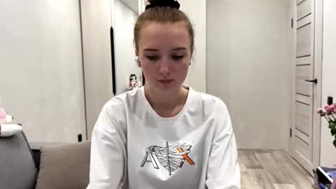 Snapshot of lydiatrowell chatting on 10/18/25, 12:17 Carolina online show from 10/18/25, 12:17