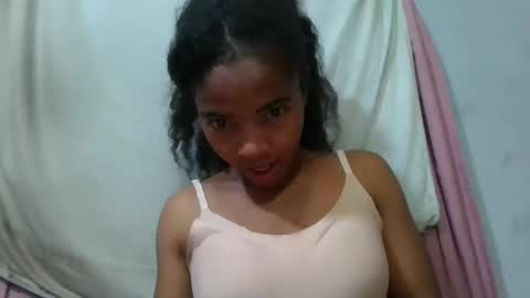 Snapshot of lydie856696 chatting on 06/08/26, 01:50 lydie856696 online show from 06/08/26, 01:50