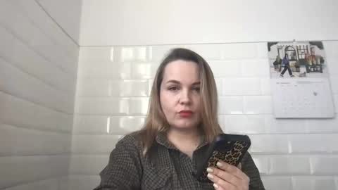 Snapshot of lyeeu25 chatting on 03/06/25, 07:14 Tina online show from 03/06/25, 07:14