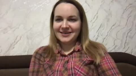 Snapshot of lyeeu25 chatting on 03/07/25, 08:00 Tina online show from 03/07/25, 08:00